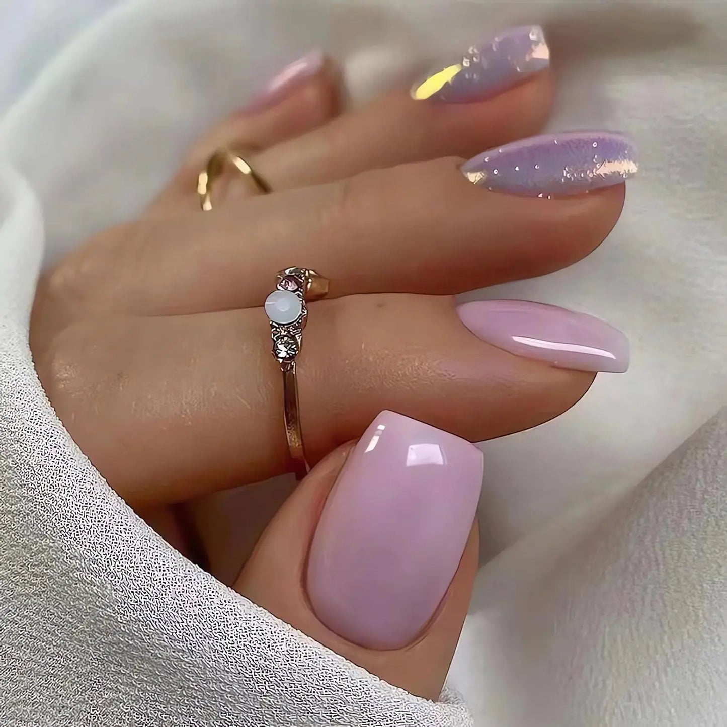 LPOODDNU Short Press On Nails – Glossy Light Aurora Purple