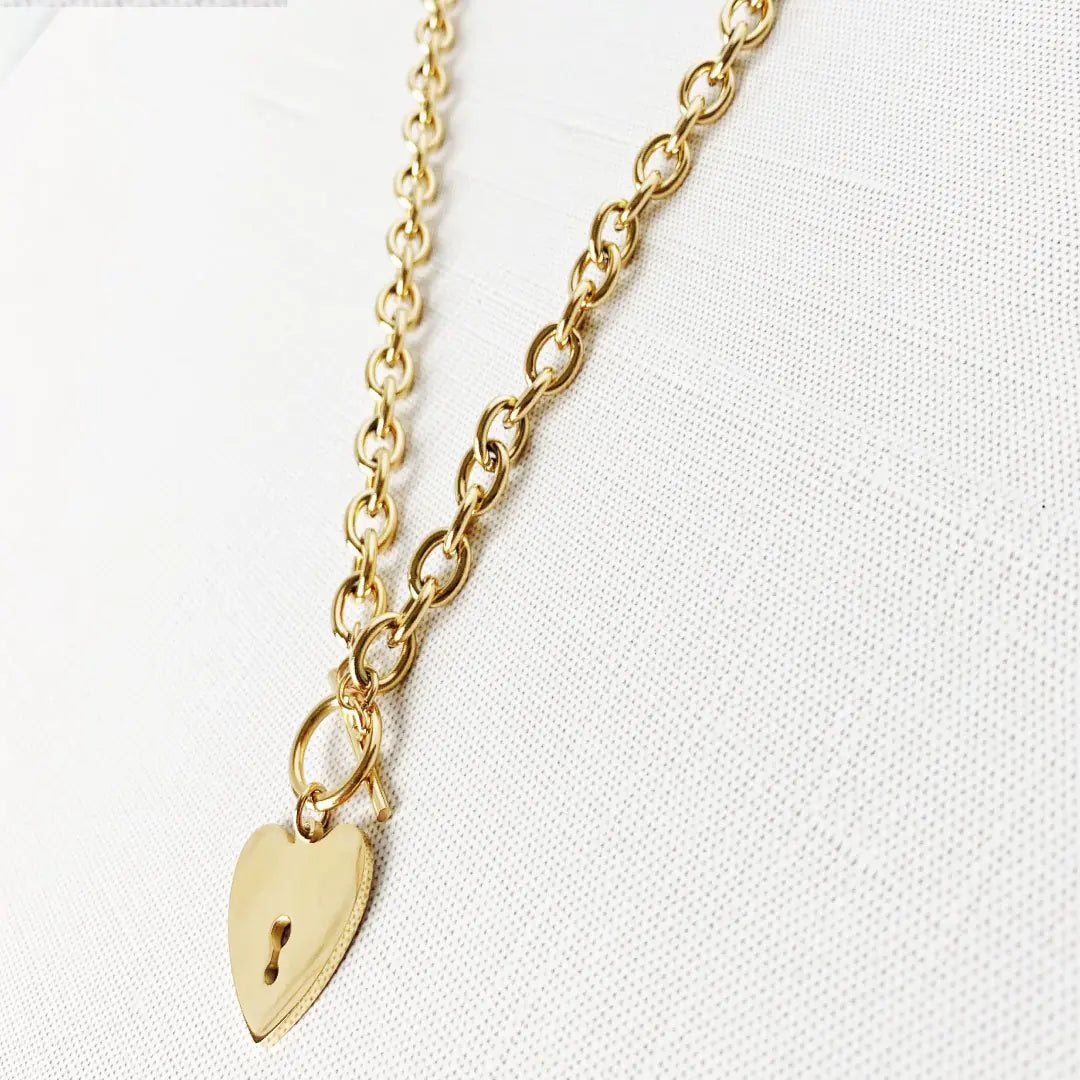 Lushella Beauty Casie Necklace – Elegant Heart Pendant Design